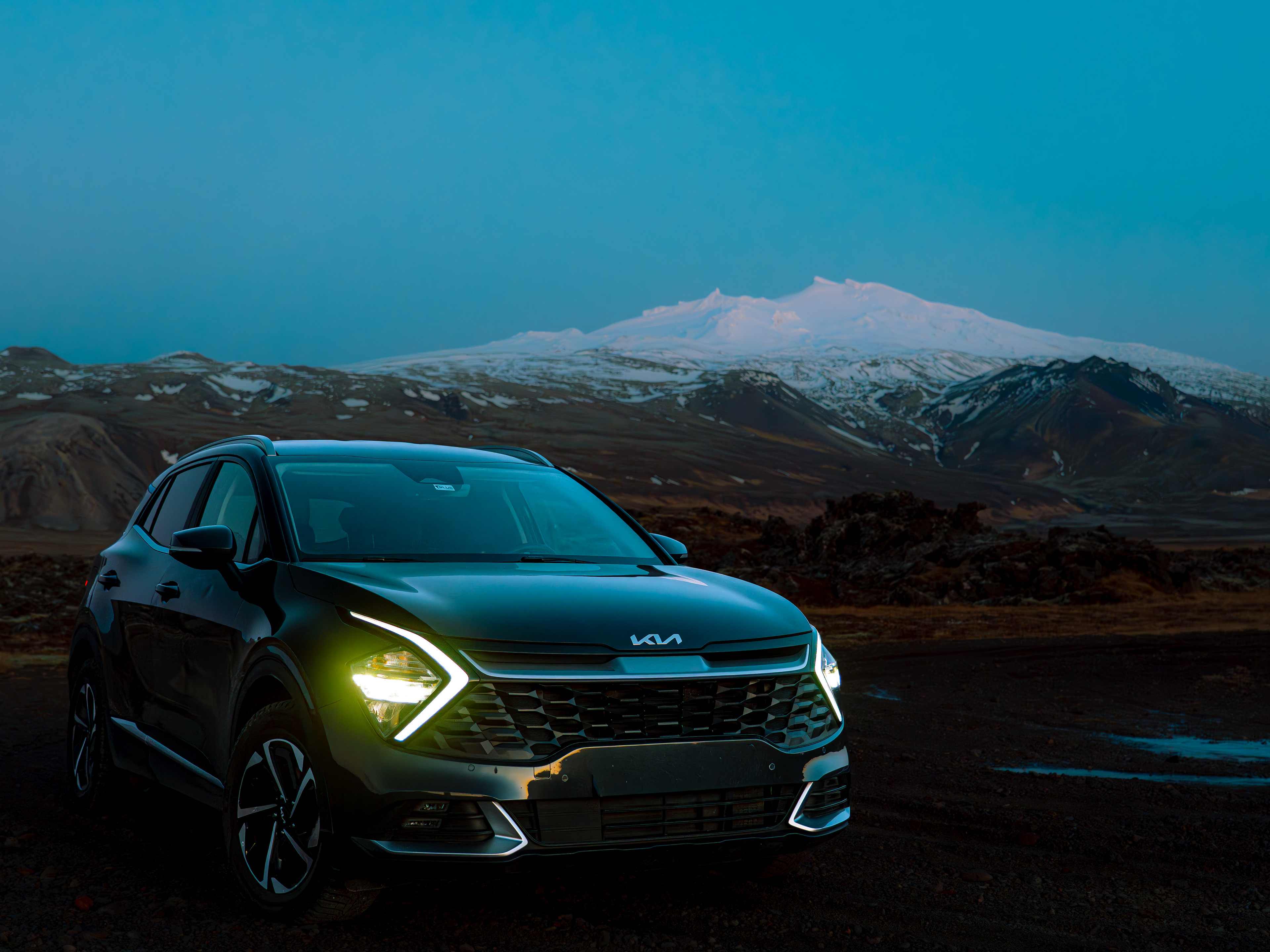 Kia photographed against Iceland’s volcanic landscape